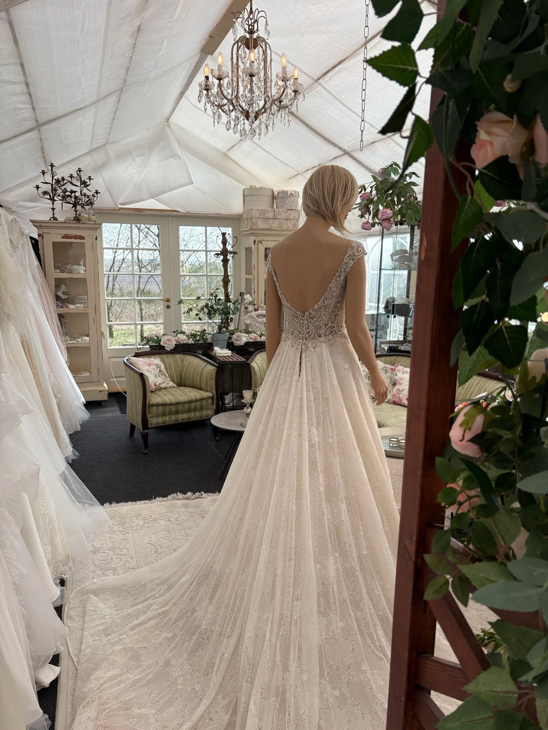 Duchesse – To Be Loved brudekjole str. 36 - billede 3