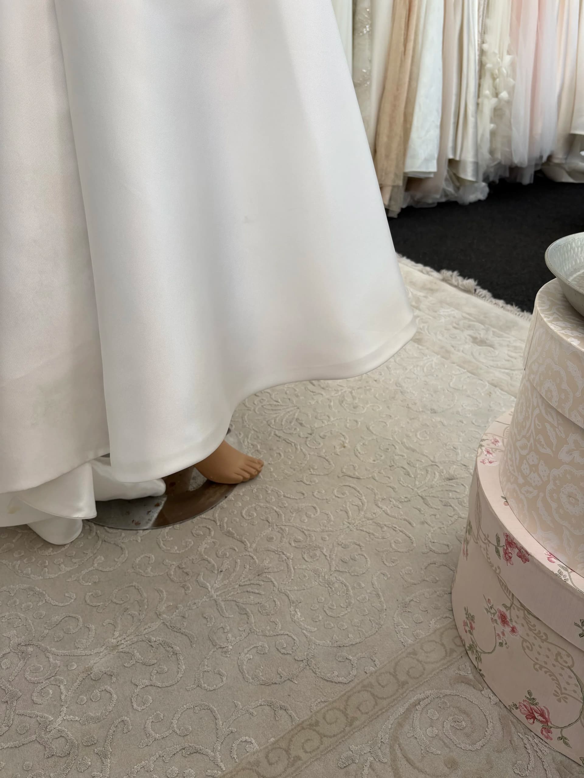 SOLGT Maja – To Be Loved high-low brudekjole str. 40 - billede 3
