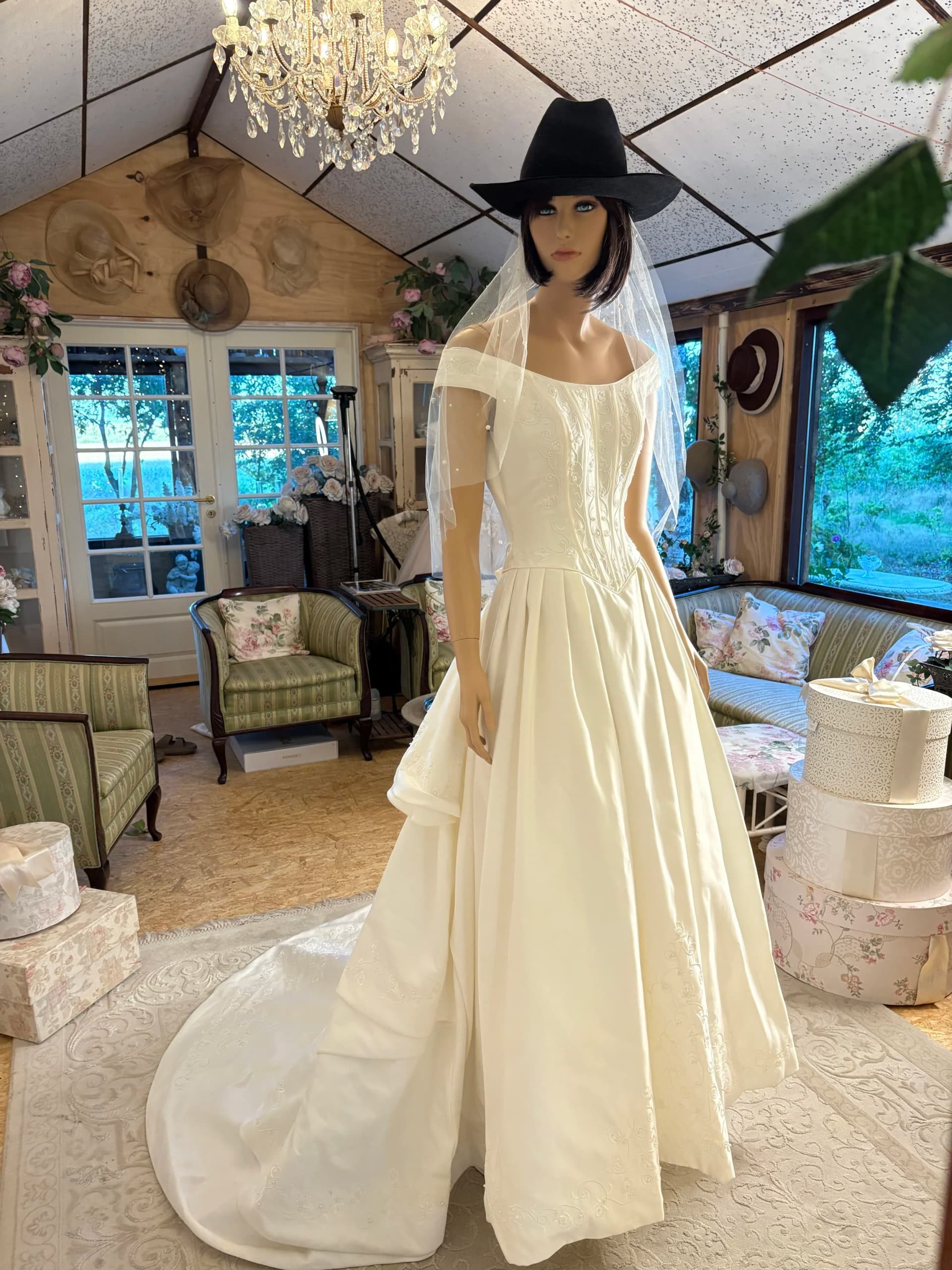 Cecilina – Preloved brudekjole str. 38 - billede 1