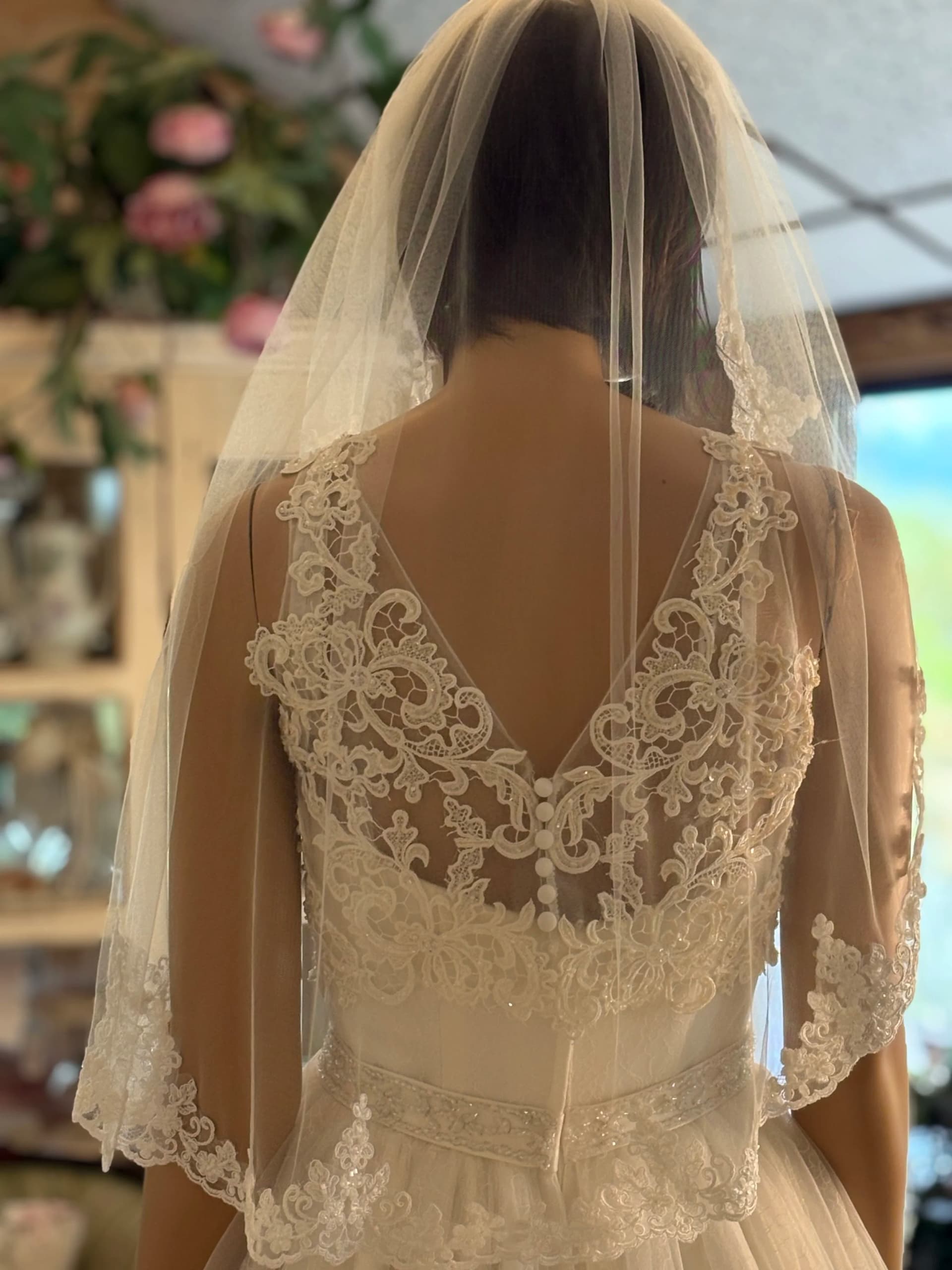 Lisbeth – Preloved kort brudekjole str. 36 - billede 2