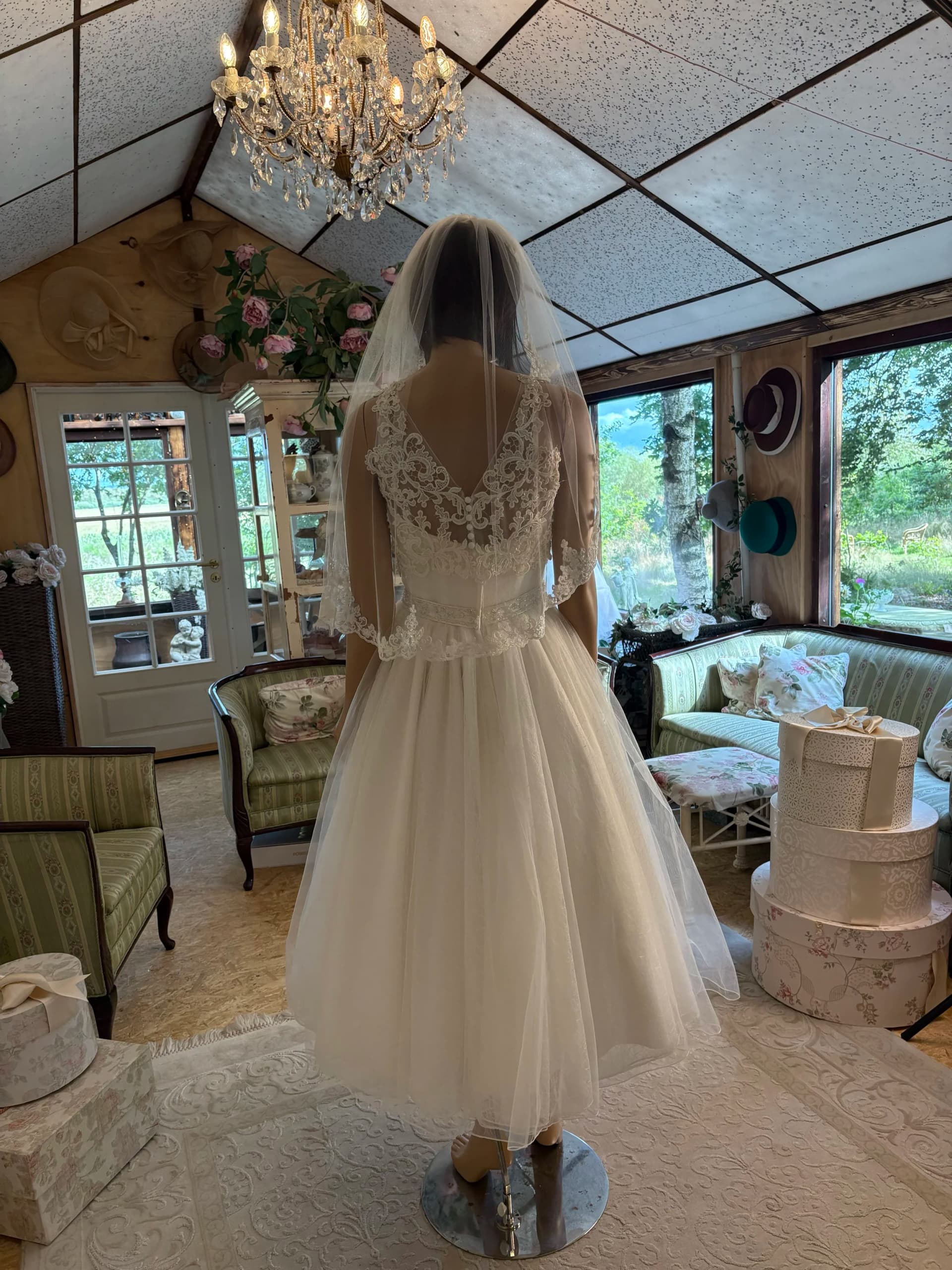Lisbeth – Preloved kort brudekjole str. 36 - billede 3