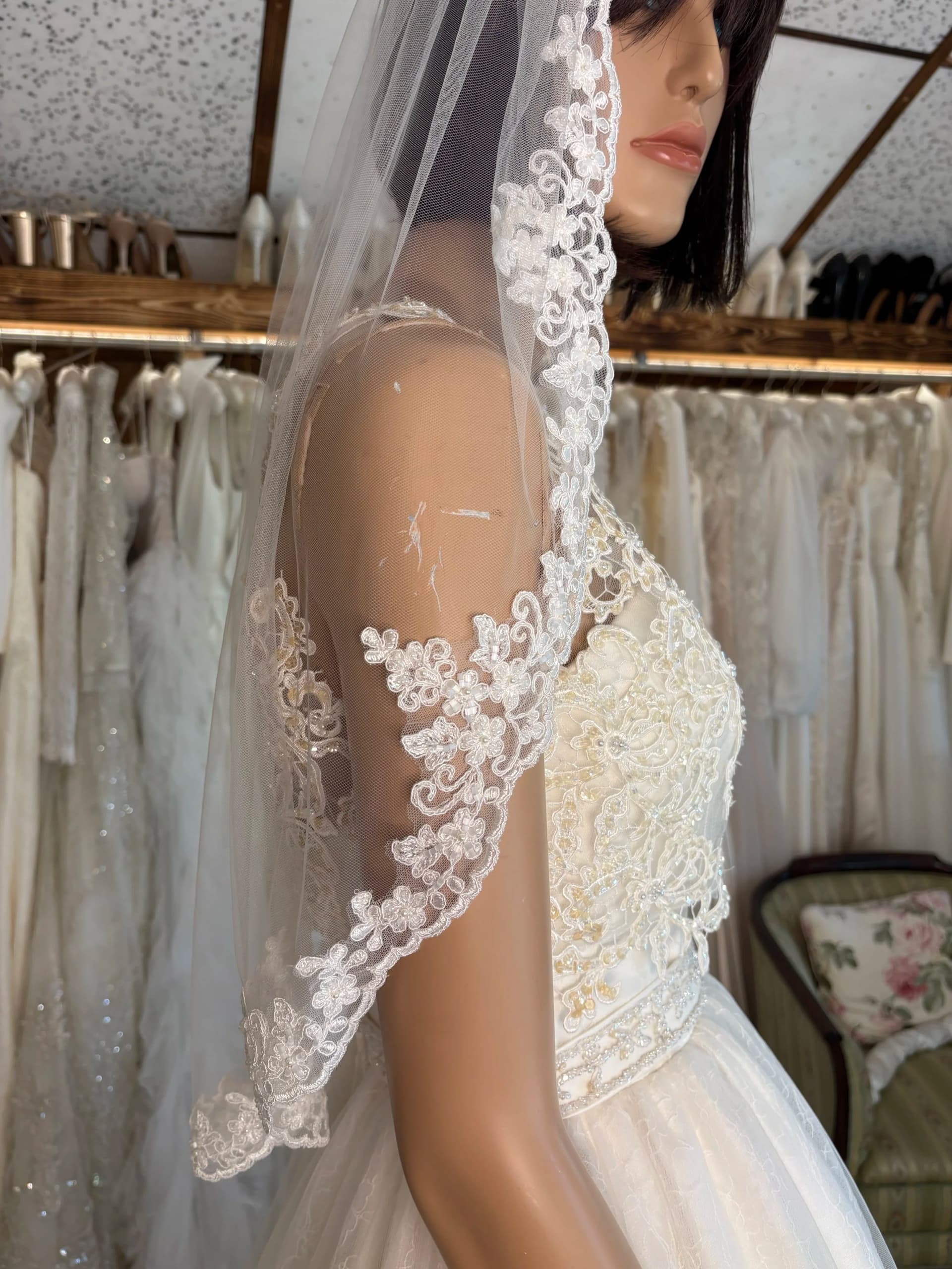 Lisbeth – Preloved kort brudekjole str. 36 - billede 4
