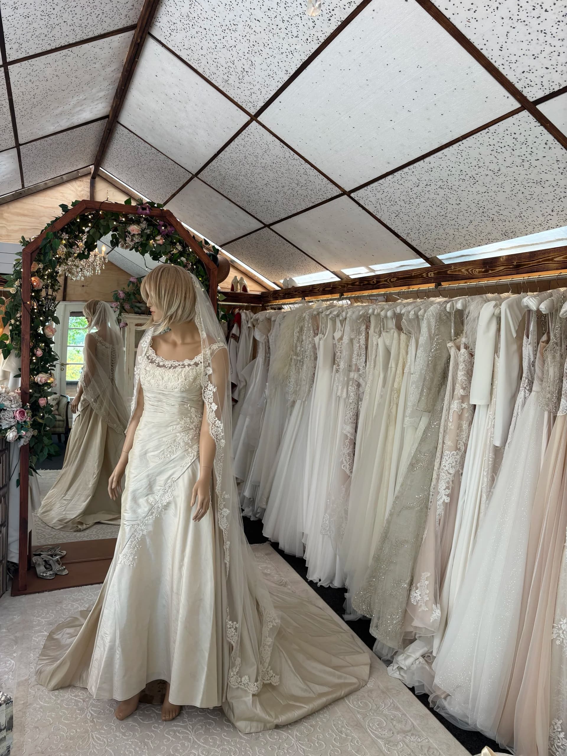 Vivi – Preloved brudekjole str. 38 - billede 5