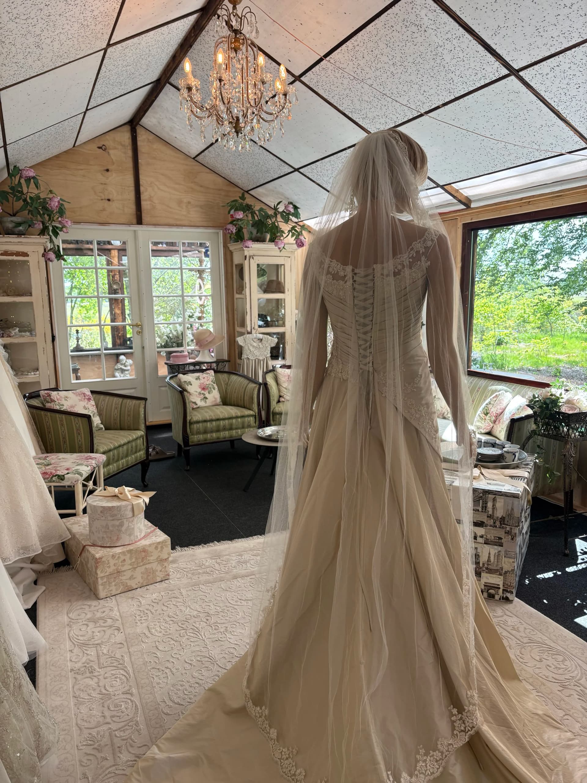Vivi – Preloved brudekjole str. 38 - billede 3