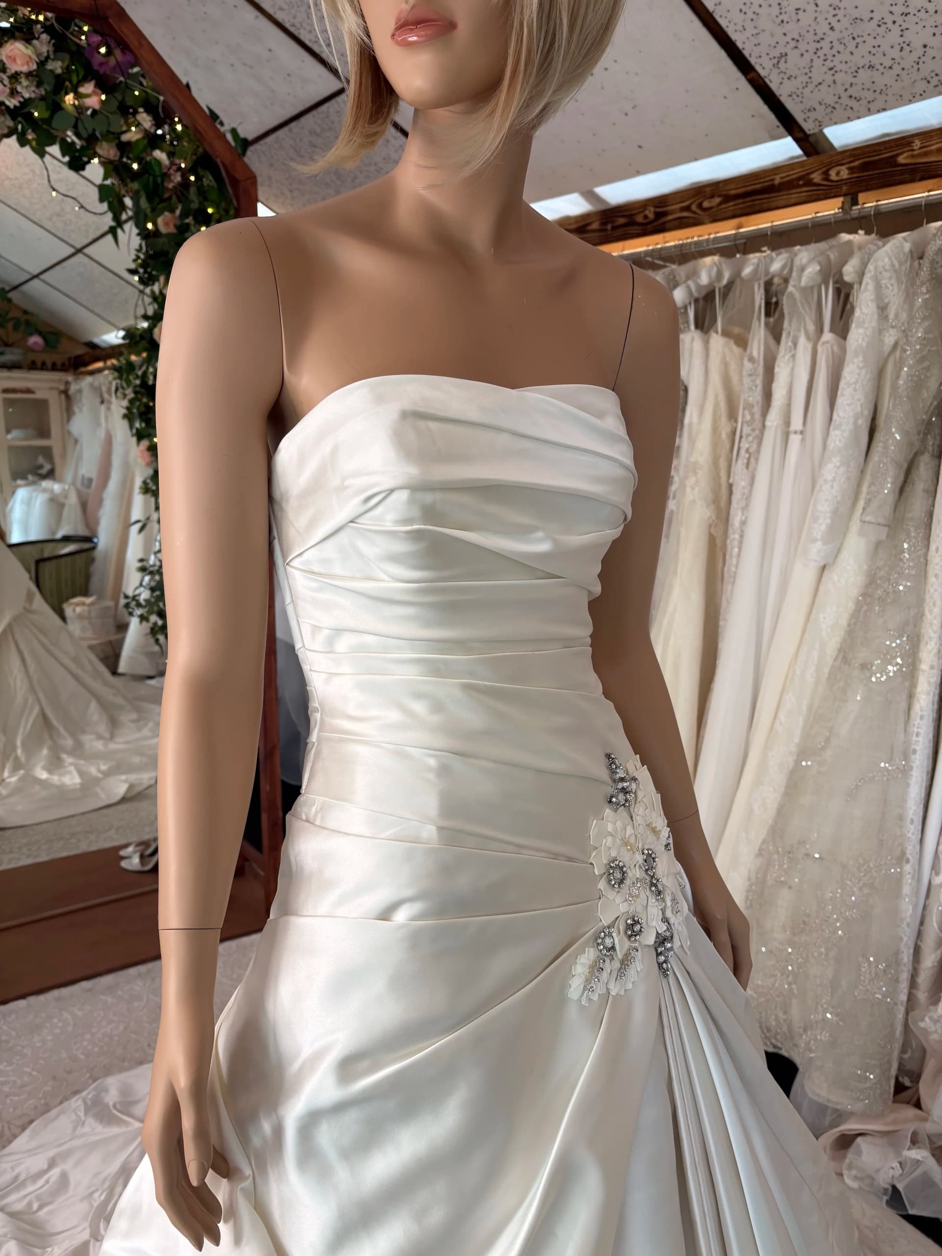 Dorethe – Preloved brudekjole str. 36 - billede 2