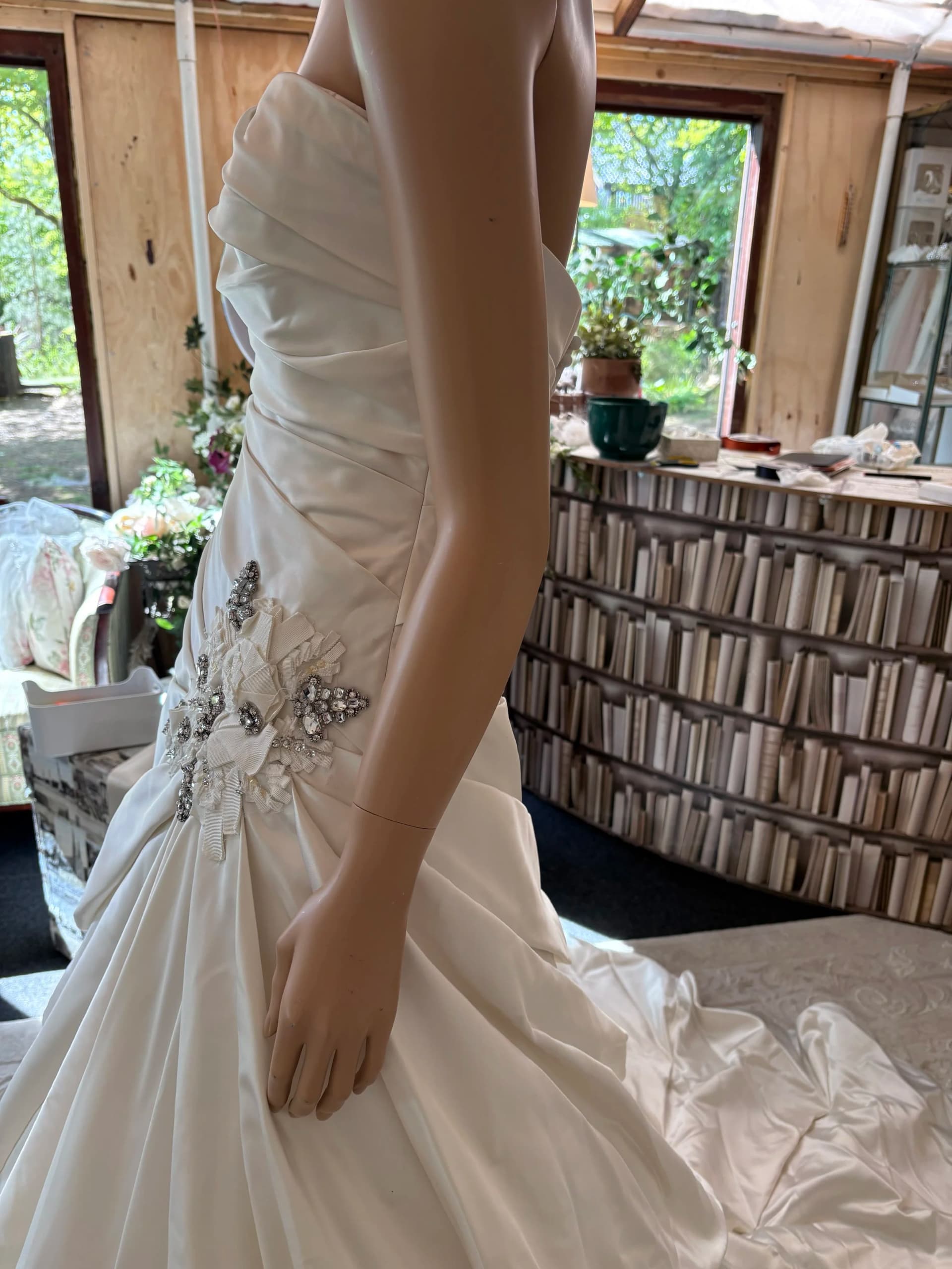 Dorethe – Preloved brudekjole str. 36 - billede 3