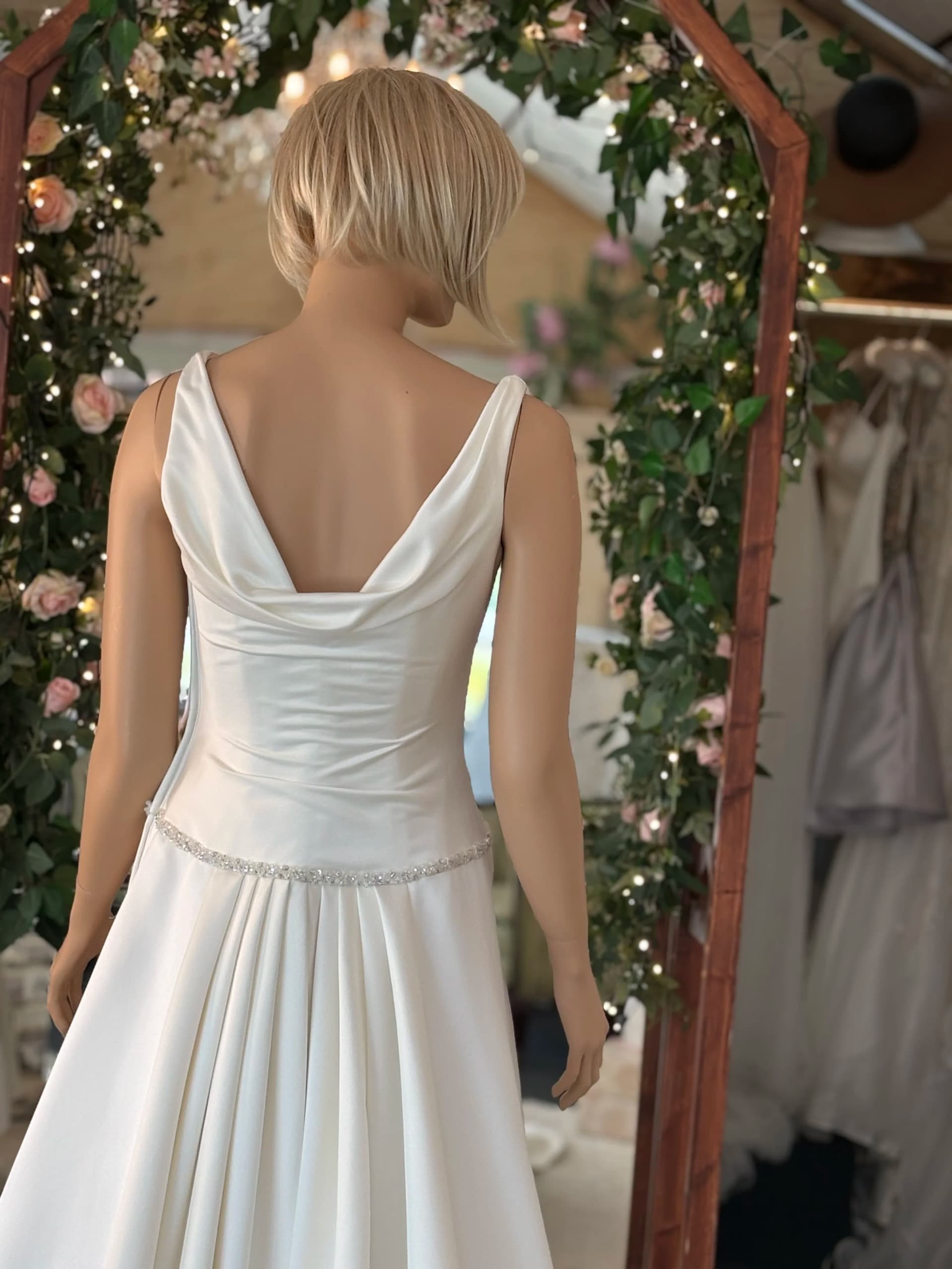 Petra – Preloved brudekjole str. 36-38 - billede 7