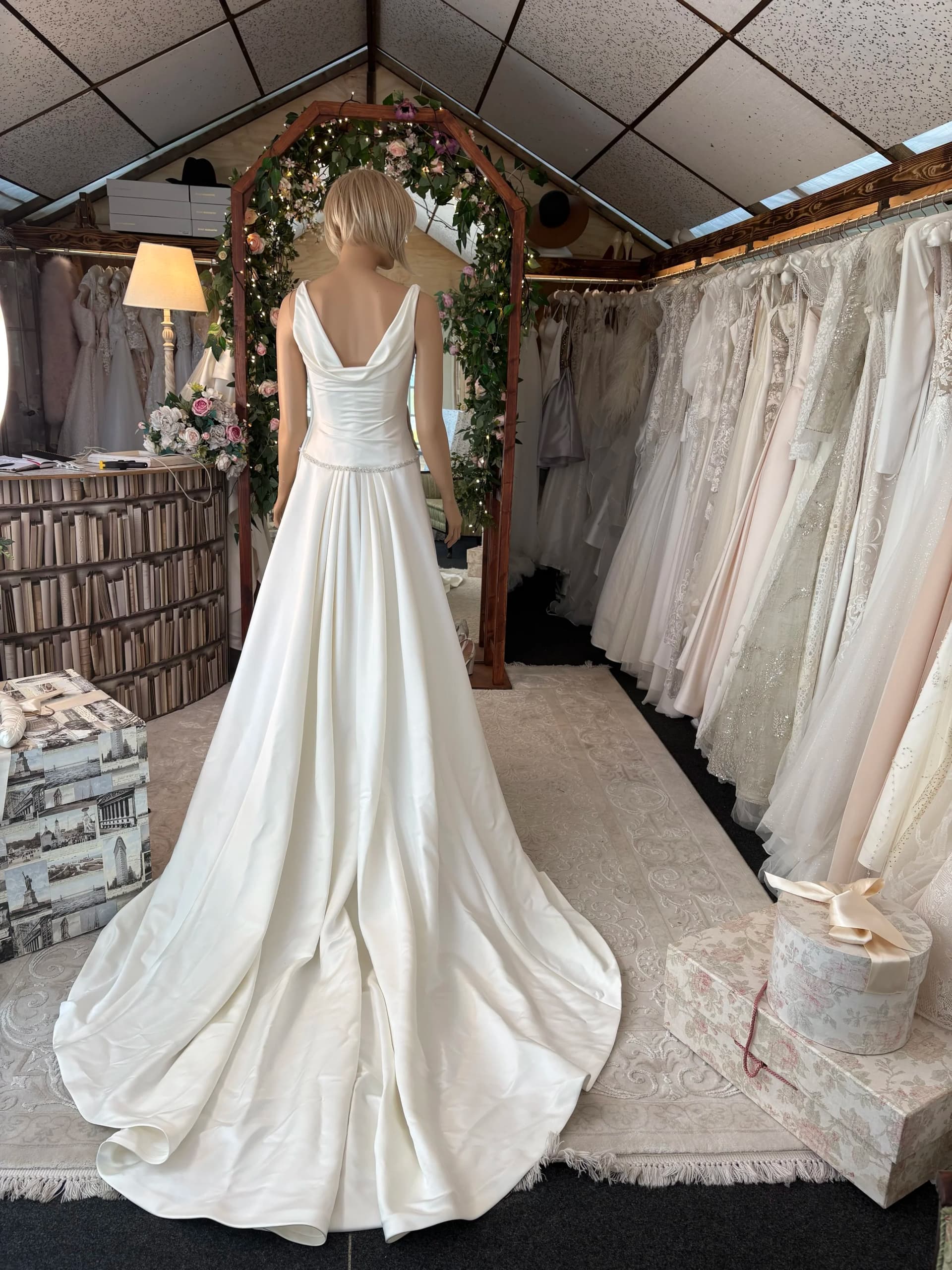 Petra – Preloved brudekjole str. 36-38 - billede 2