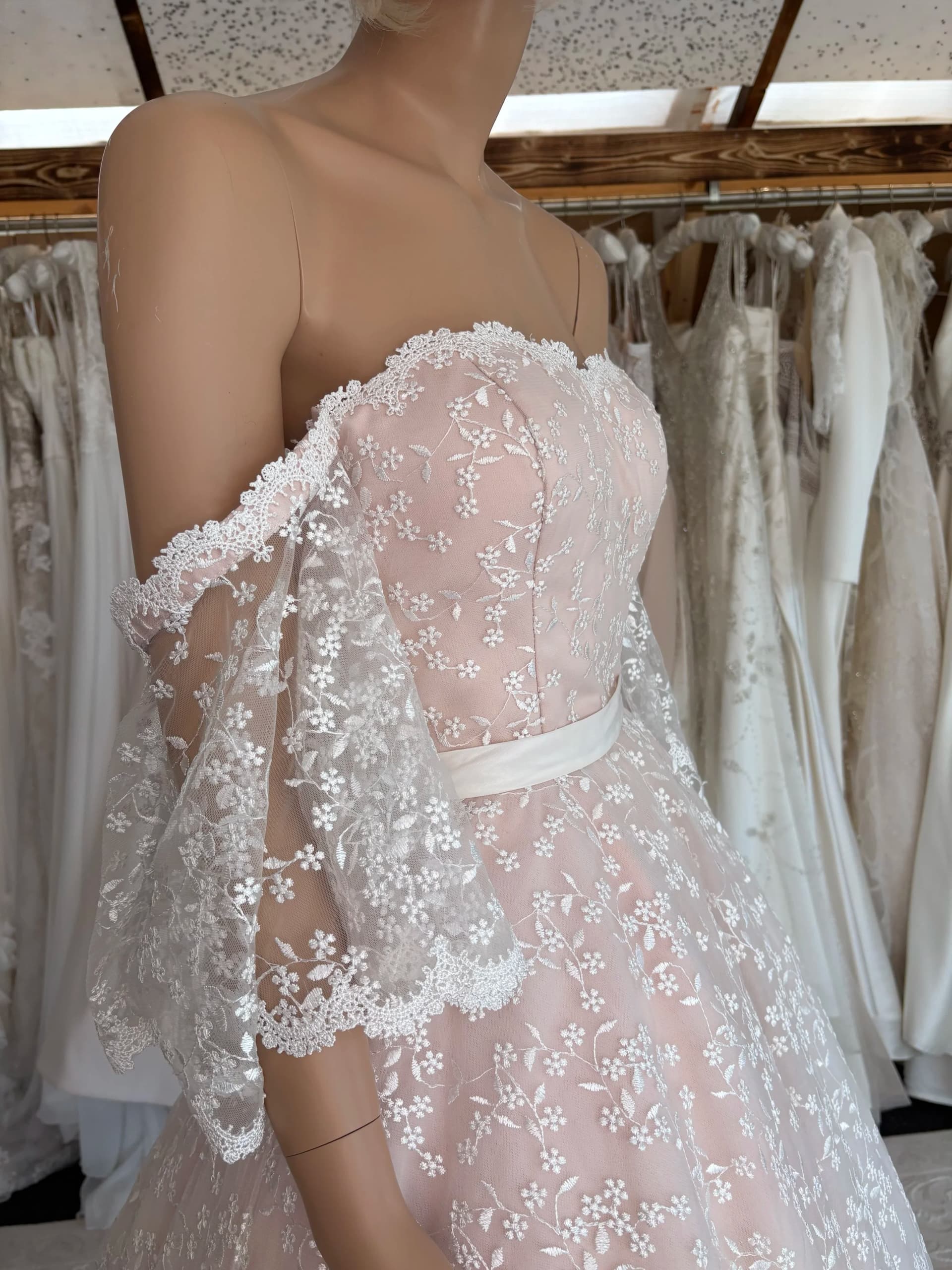 Vicky – Preloved brudekjole str. 38 - billede 2