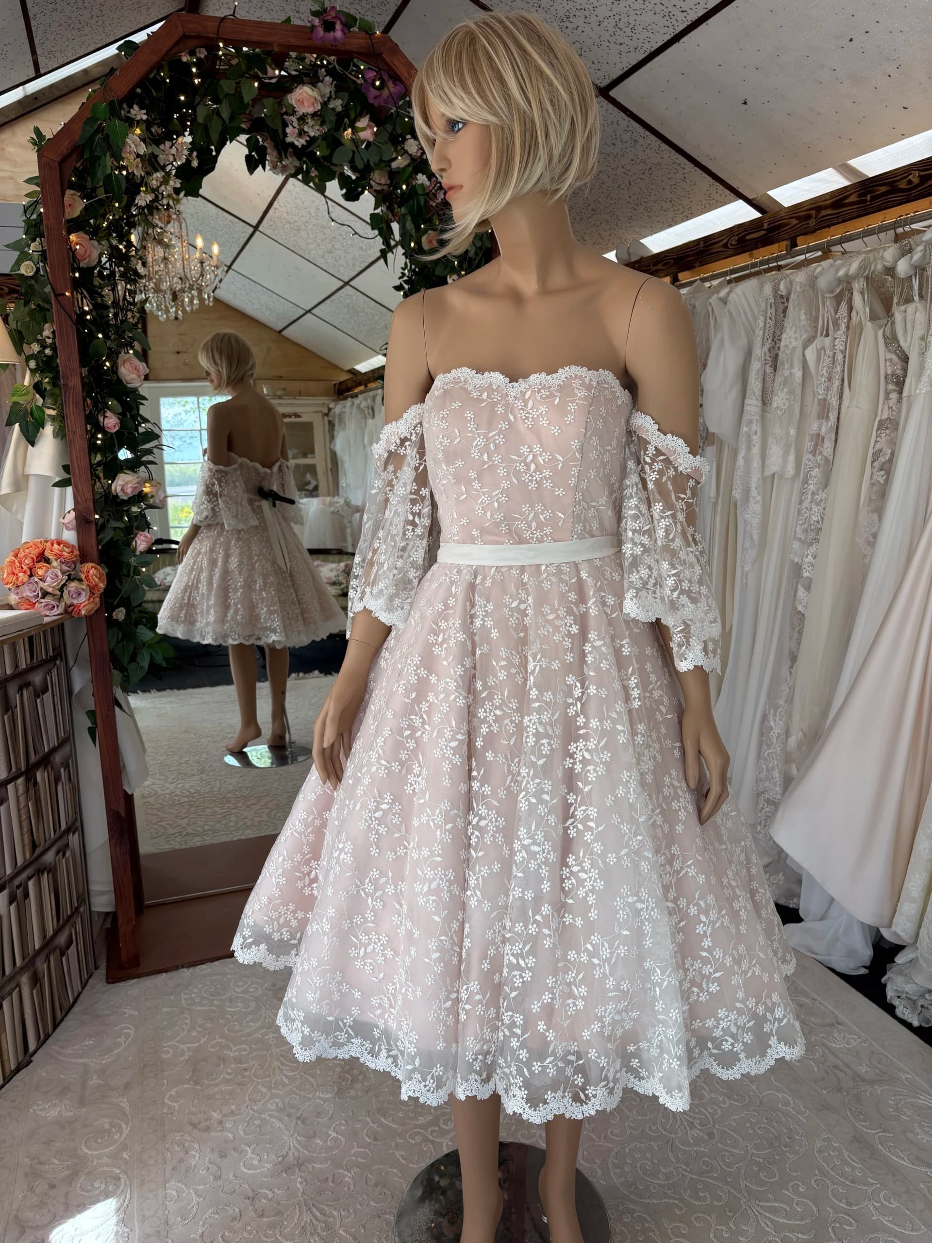 Vicky – Preloved brudekjole str. 38 - billede 1