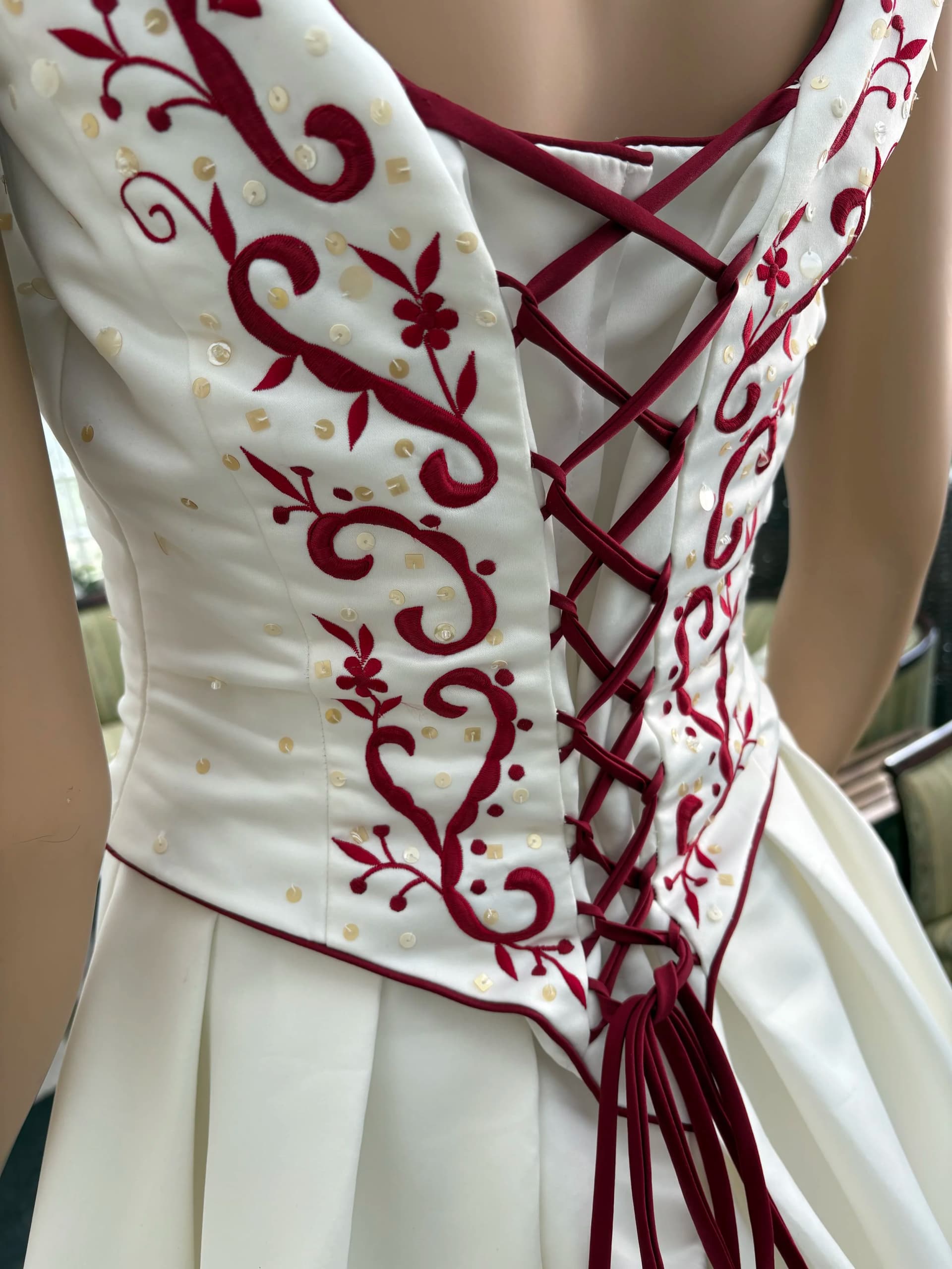 Birgitte – Preloved brudekjole str. 42 - billede 3