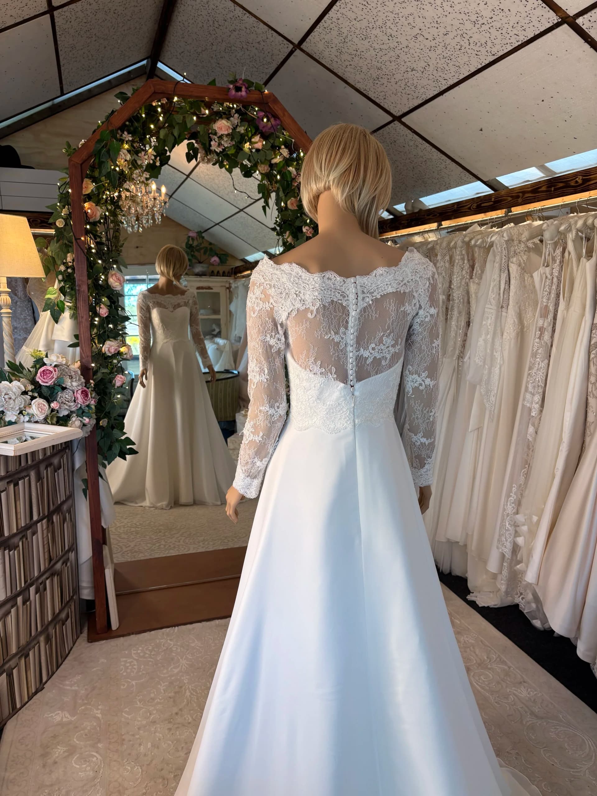 Connie – brudekjole str. 38 med romantisk snit | To Be Loved er nu solgt. - billede 5