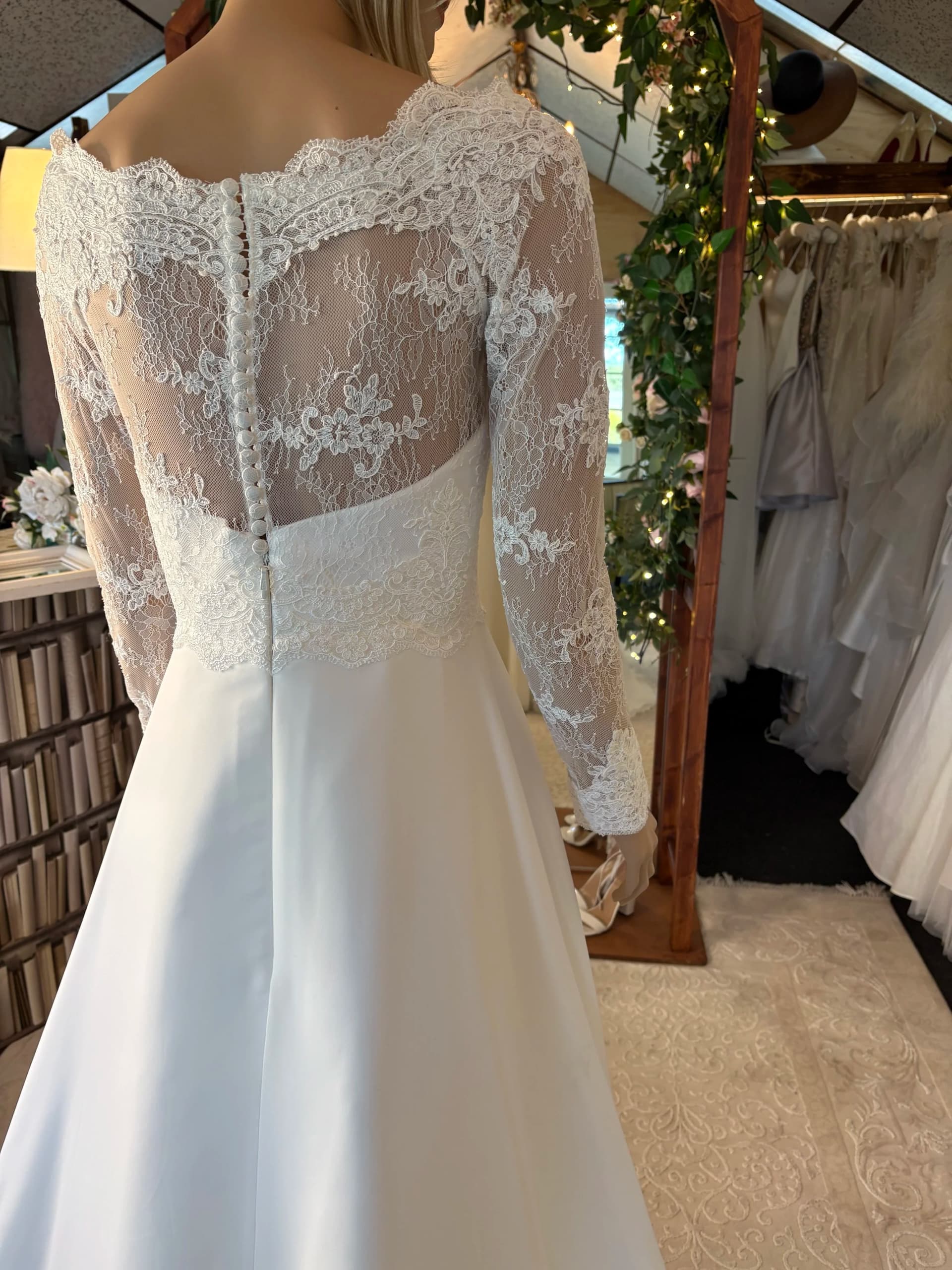 Connie – brudekjole str. 38 med romantisk snit | To Be Loved er nu solgt. - billede 6