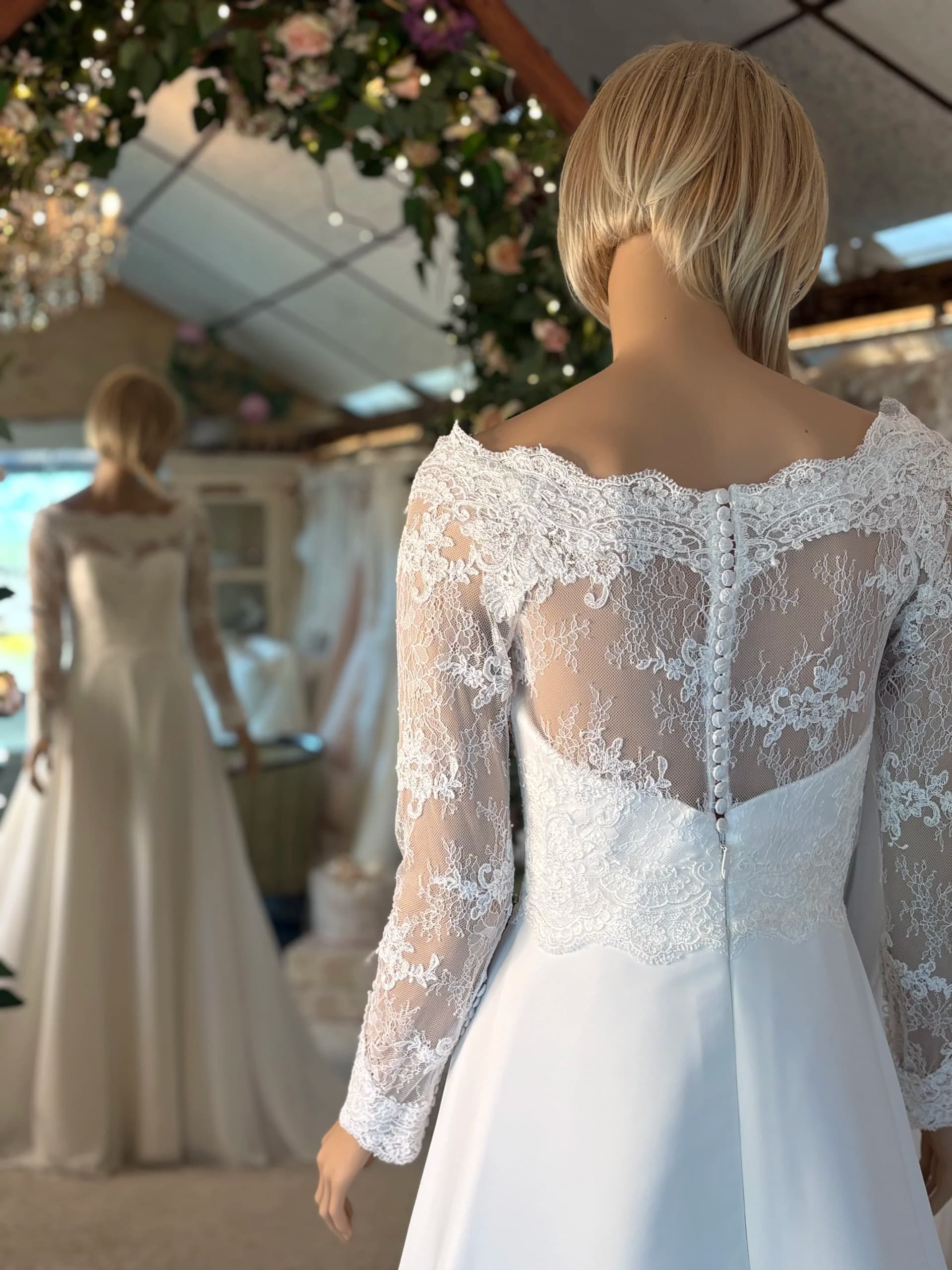 Connie – brudekjole str. 38 med romantisk snit | To Be Loved er nu solgt. - billede 7