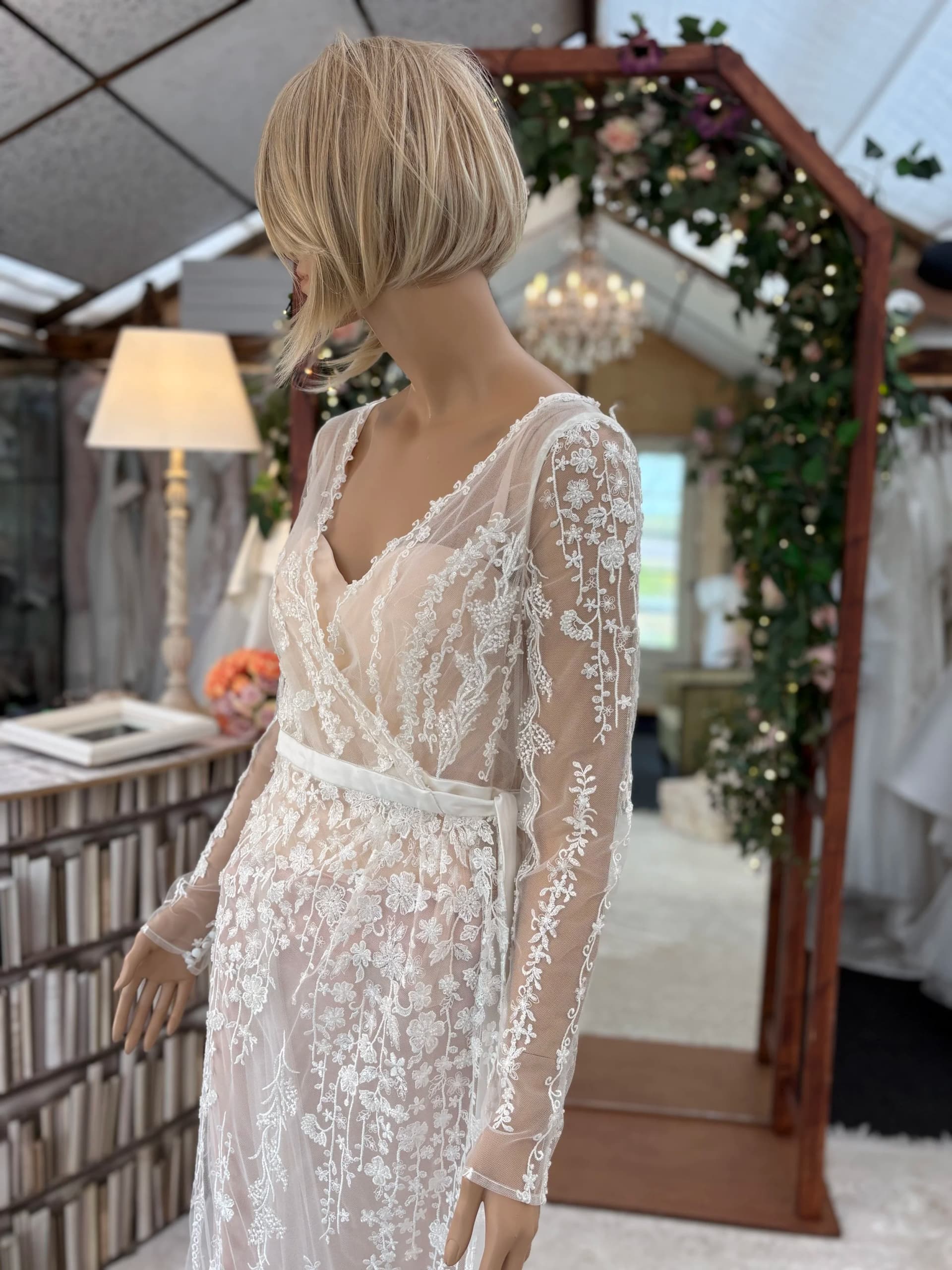 Suzette – To Be Loved brudekjole str. 36-38 - billede 1