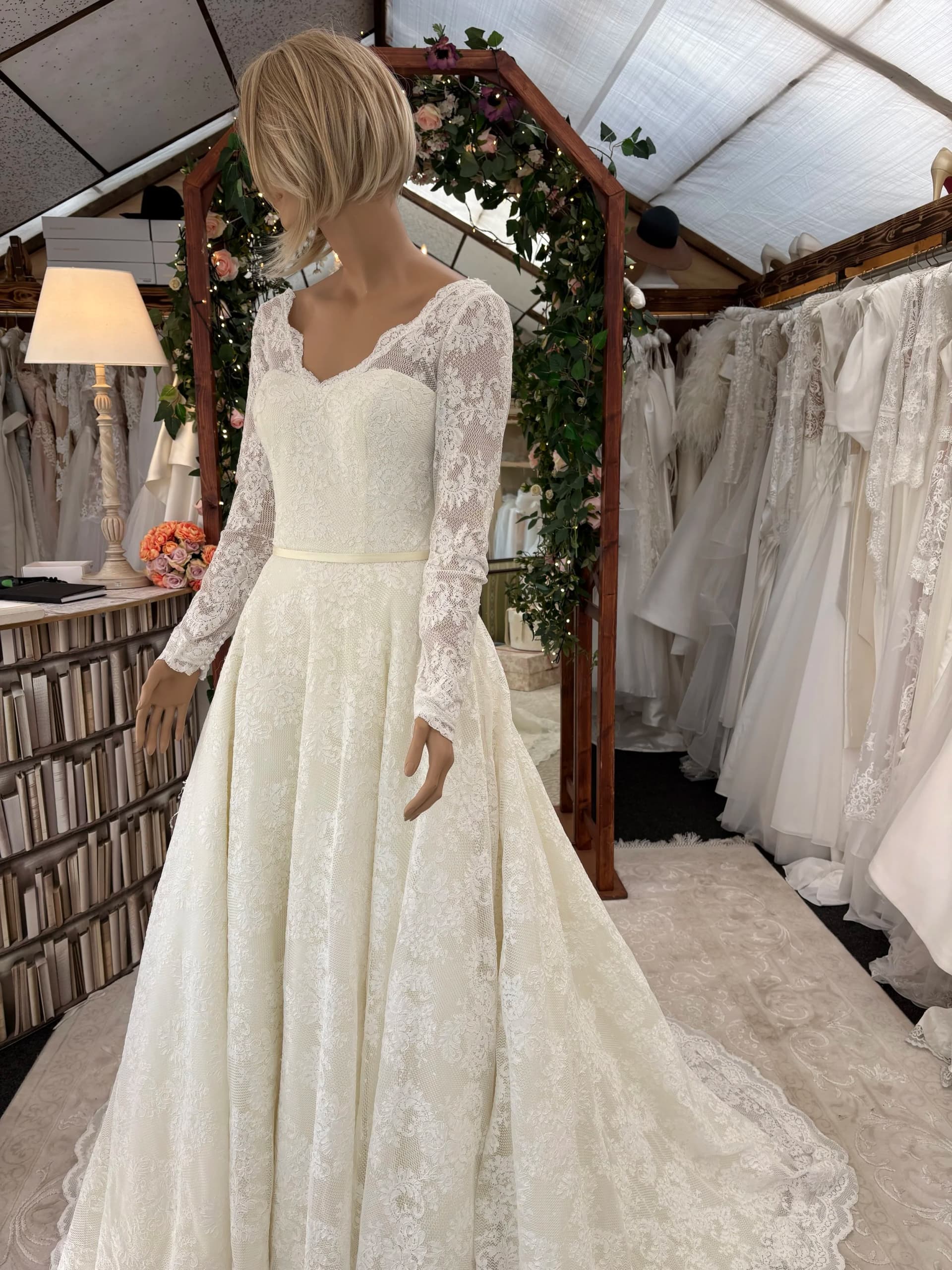 Michelle – To Be Loved brudekjole str. 36 - SOLGT - billede 1